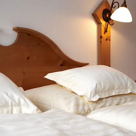 Otel Alpengasthof Gruener, In & Out