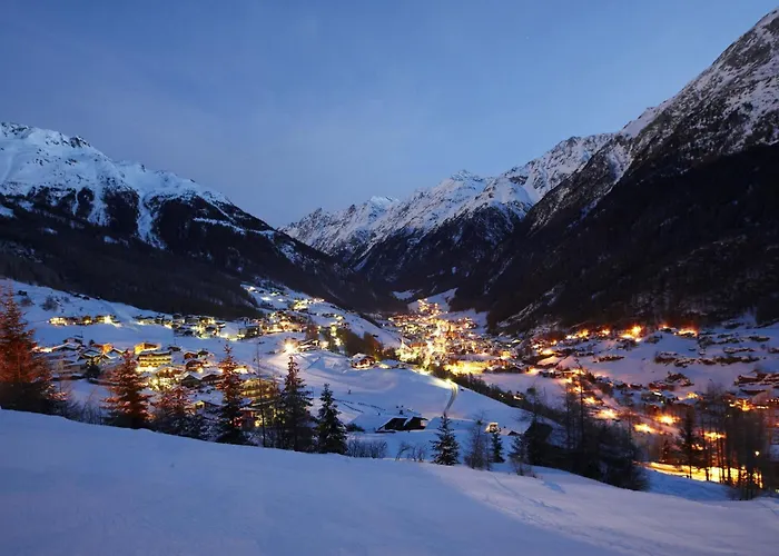 Hotel Alpengasthof Gruener, In & Out