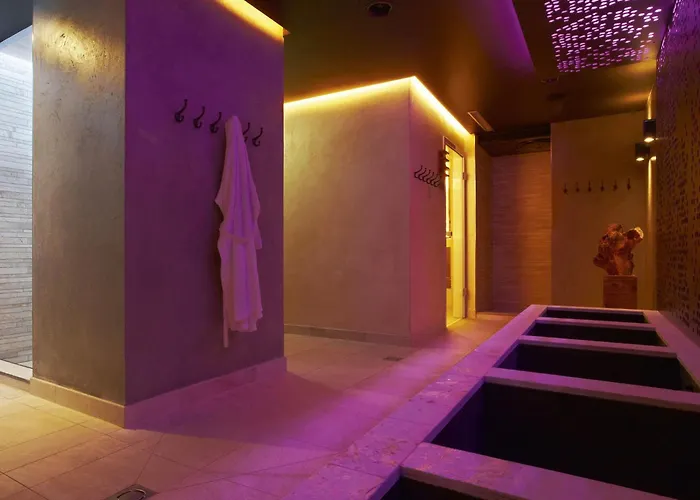 Hotel Alpengasthof Gruener, In & Out Sölden