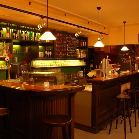 Отель Alpengasthof Gruener, In & Out