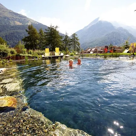 Hotel Alpengasthof Gruener, In & Out