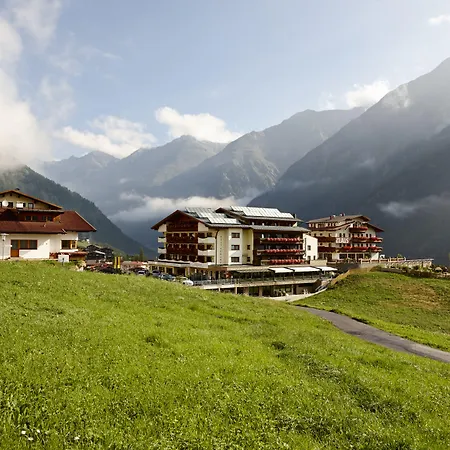 Alpengasthof Gruener, In & Out